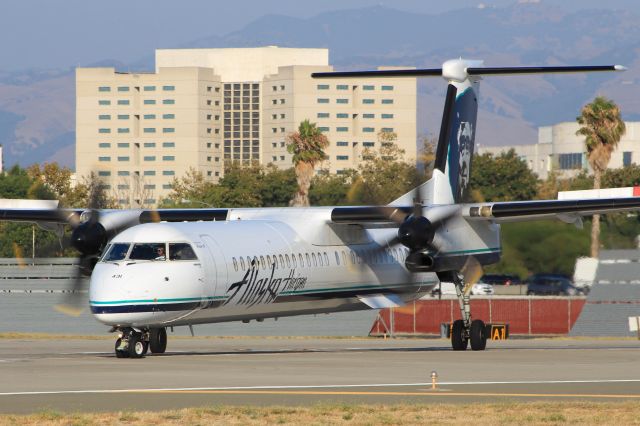 de Havilland Dash 8-400 (N431QX)