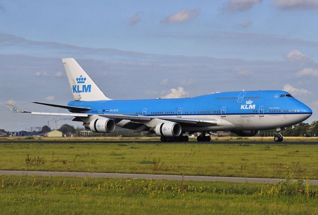 Boeing 747-400 (PH-BFO) - Amsterdam 2011-08-14.