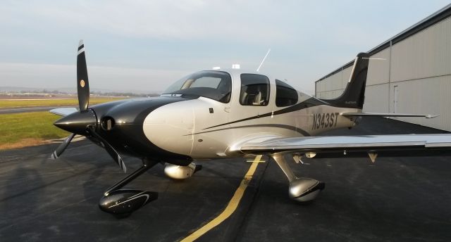 Cirrus SR-22 (N343ST)