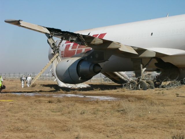 Airbus A320 — - Emergency landing at ORBI (SDA) after being hit by RPG, 2003