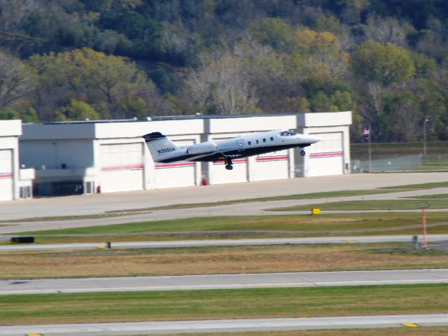 Learjet 55 (N355UA)