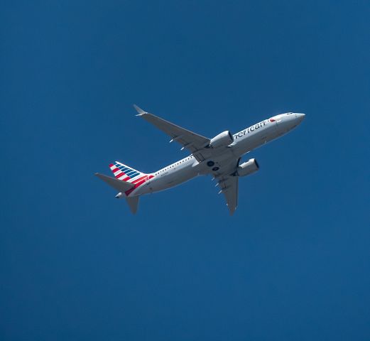 Boeing 737 MAX 8 (N303RG)