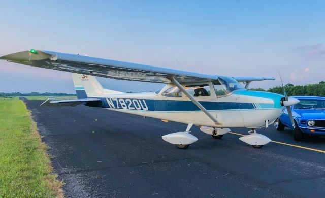 Cessna Skyhawk (N7820U)