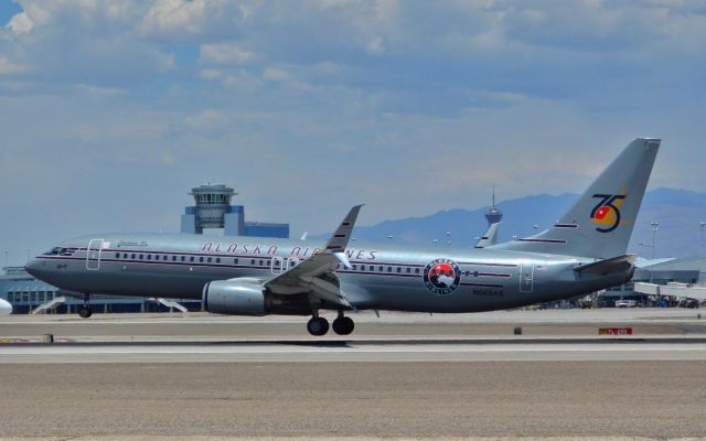 Boeing 737-800 (N569AS) - I love this retro livery!