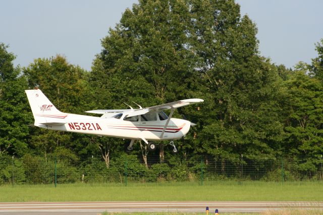 Cessna Skyhawk (N5321A)