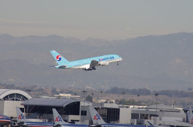 Airbus A380-800 —