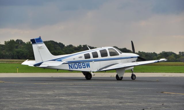 Beechcraft Bonanza (36) (N1069W) - Beechcraft A36 Bonanza 36 N1069W in Ann Arbor 