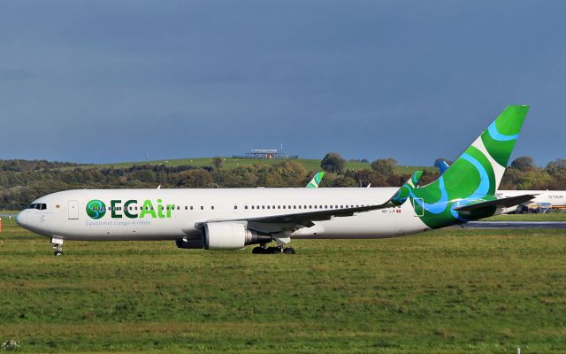 BOEING 767-300 (HB-JJF) - ECair b767-3 hb-jjf at shannon 16/10/16.