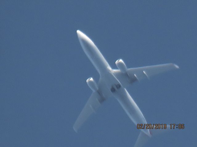 Boeing 737-800 (N990NN)