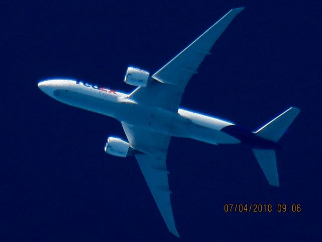 BOEING 777-200LR (N885FD)