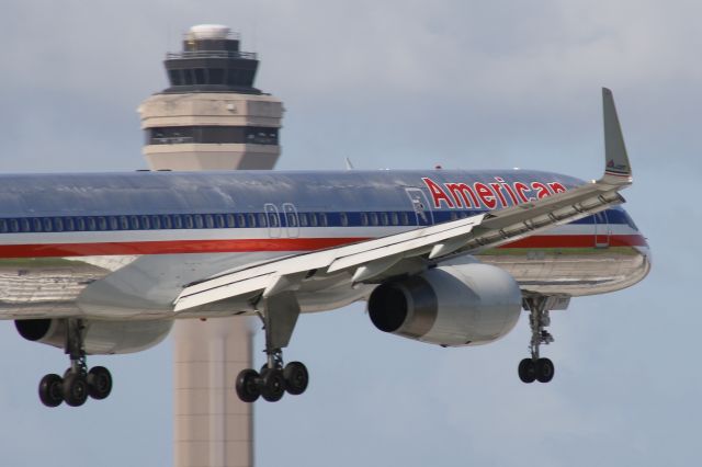 Boeing 757-200 (N166AA) - Belonging together: Amercian Airlines and Miami Airport