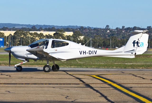 Diamond Star (VH-DIV) - FLIGHT TRAINING ADELAIDE - DIAMOND DA-40 DIAMOND STAR XLS - REG VH-DIV (CN 40.1031) - PARAFIELD AIRPORT ADELAIDE SA. AUSTRALIA - YPPF (24/5/2016)