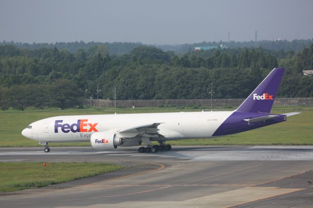 Boeing 777-200 (N863FD)