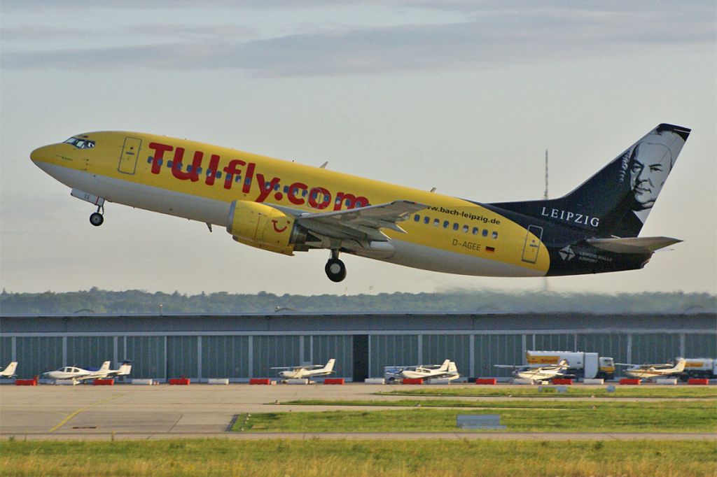 BOEING 737-300 (D-AGEE) - Boeing 737-35B, TUIfly, EDDS Stuttgart-Echterdingen, 24.June 2007