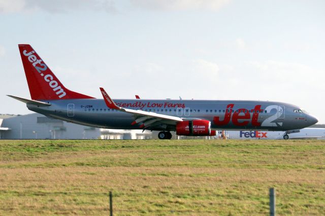 Boeing 737-800 (G-JZBM) - Landing on rwy 22 on 1-Feb-20 operating flight EXS1462 from LSGG.