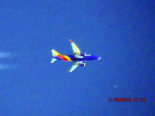 BOEING 737-300 (N640SW)