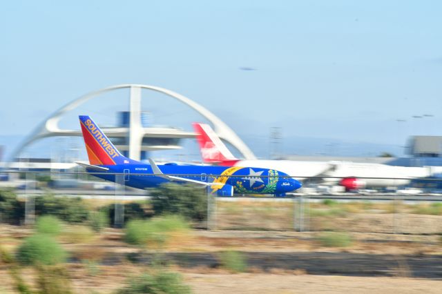 Boeing 737-700 (N727SW)