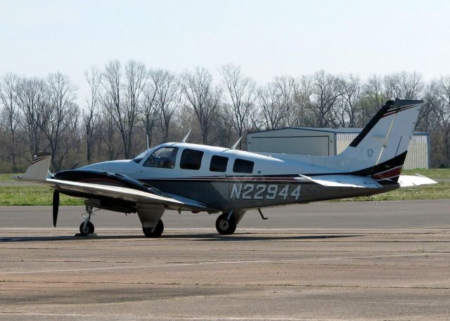 Beechcraft 55 Baron (N22944) - At Shreveports Downtown Airport.