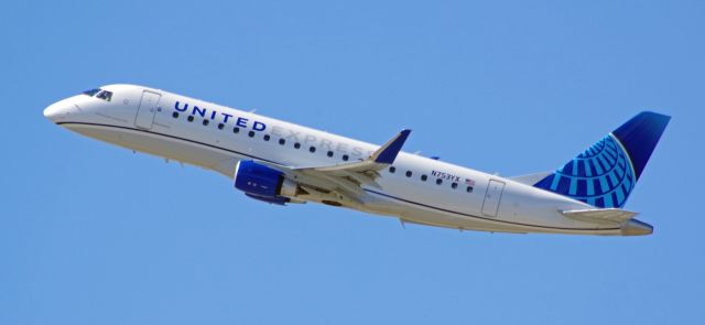 EMBRAER 175 (long wing) (N753YX) - NEWARK INTERNATIONAL AIRPORT-NEWARK, NEW JERSEY, USA-MARCH 26, 2023: Seen by RF shortly after takeoff was a United Airlines flight from Newark, N.J. to Grand Rapids, MI.