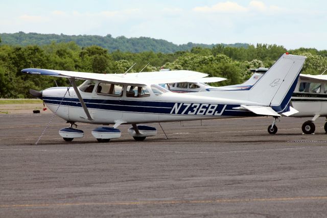 Cessna Skyhawk (N7368J)