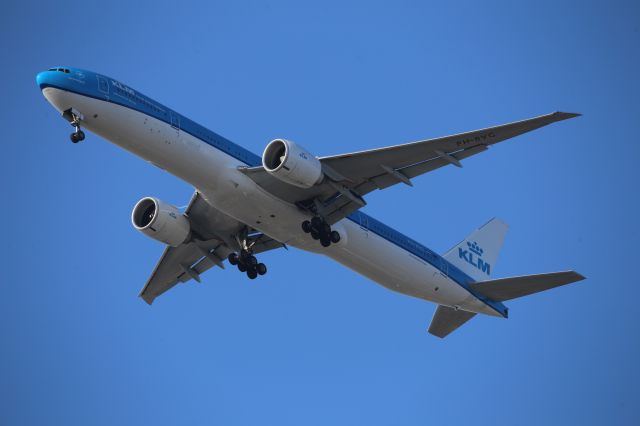 BOEING 777-300ER (PH-BVG)