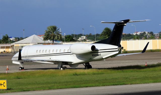 Embraer Legacy 600/650 (N909MT)