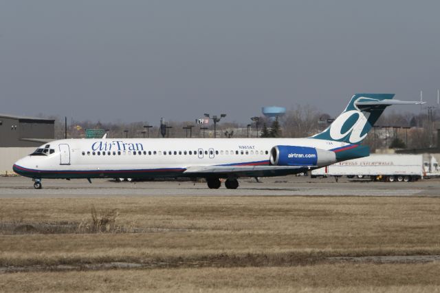 Boeing 717-200 (N965AT) - March 15, 2009 - leaving Flint, Michigan 