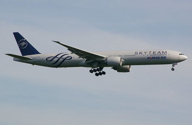 BOEING 777-300ER (HL7783)