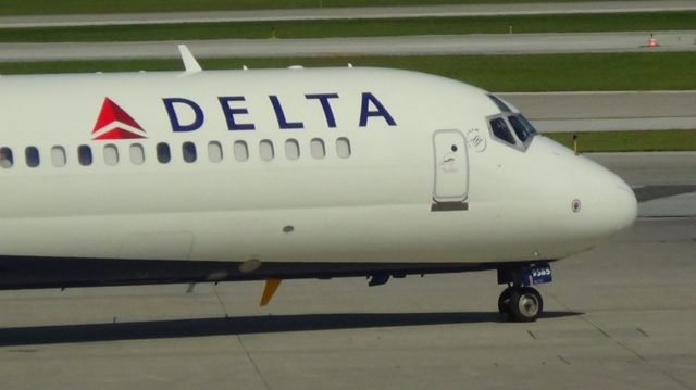 Boeing 717-200 (N985AT) - Delta 999 departing to Minneapolis at 3:39 P.M.    Taken September 10, 2015. 