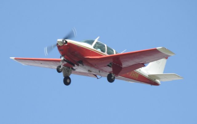 Beechcraft 35 Bonanza (N77HM)