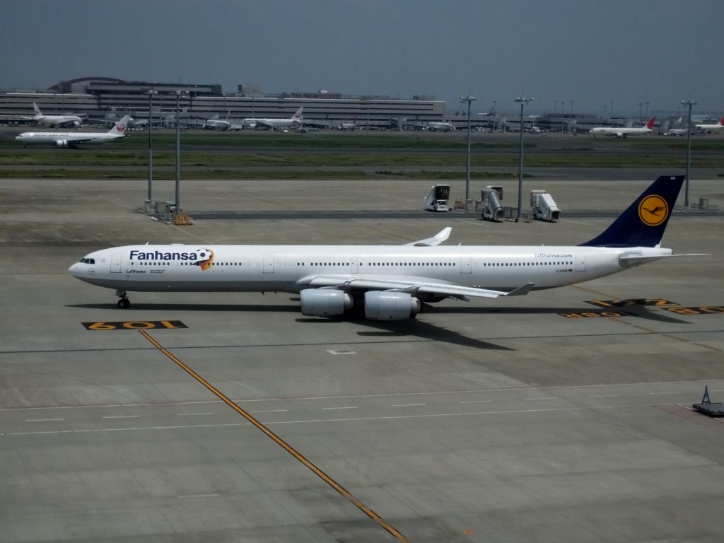 Airbus A340-600 (D-AIHN)