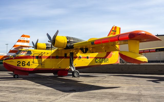 Canadair CL-215 (C-GFBP)