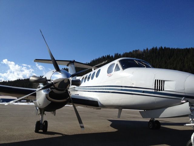 Beechcraft Super King Air 200 (C-FRBB)