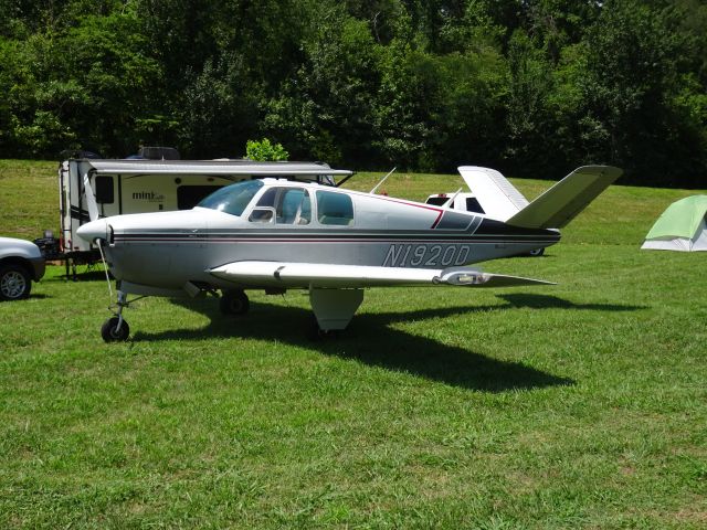 Beechcraft 35 Bonanza (N1920D)