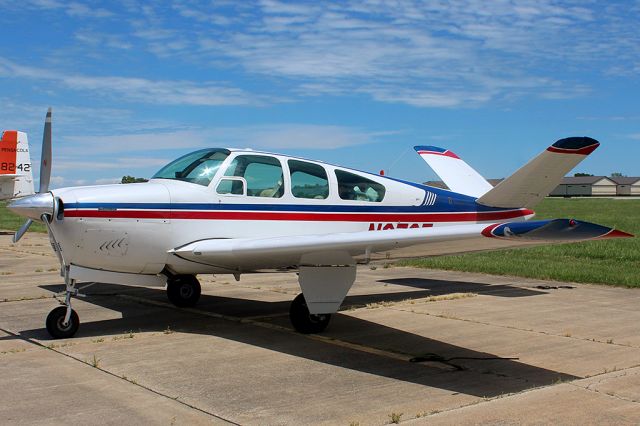 Beechcraft 35 Bonanza (N676T)