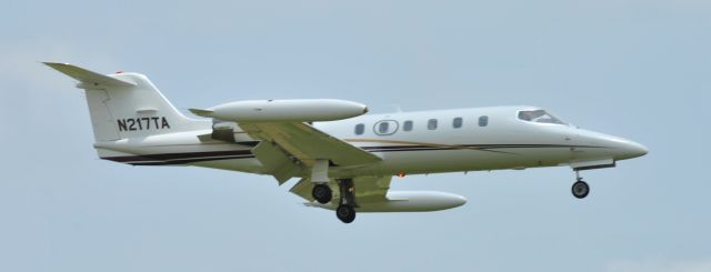 Learjet 35 (N217TA)