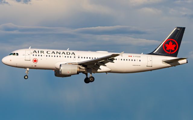 Airbus A320 (C-FCUG)