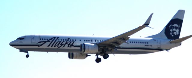 Boeing 737-900 (N468AS) - On Final to 30L, from SEA  09-15-2016