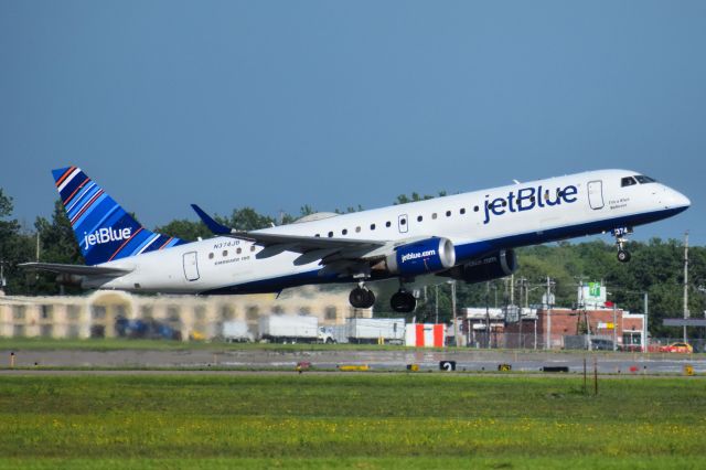 Embraer ERJ-190 (N374JB) - B62601 departing Buffalo (BUF) for New York City (JFK)br /"I'm A Blue Believer" / Barcode Tailfin