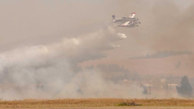 N3085Q — - Air tanker water drop.