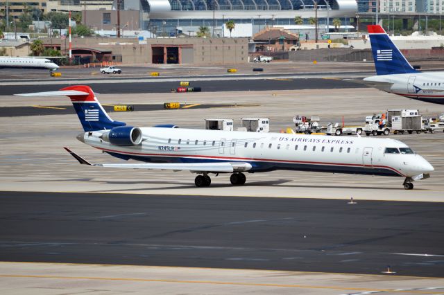 Canadair Regional Jet CRJ-900 (N245LR)