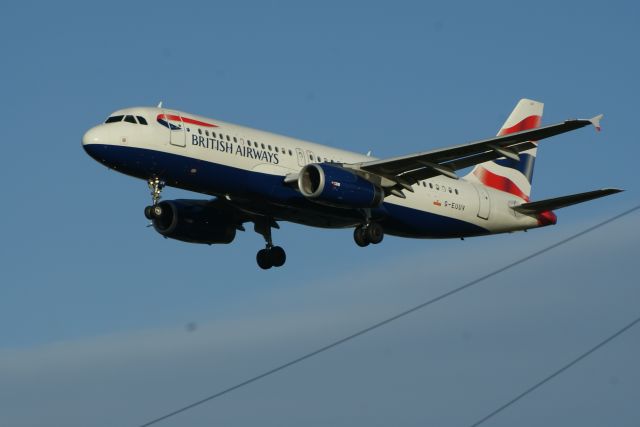 Airbus A320 (G-EUUV) - On finals 17JAN10 27L @ Heathrow