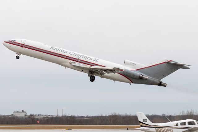 BOEING 727-200 (N726CK) - Dragster 726 departing LAF. Lots of people came out to watch this rare classic beauty launch off of runway 10. 