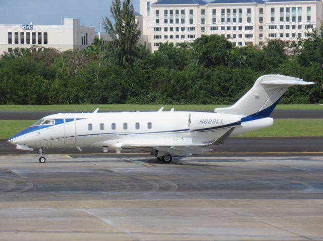 Bombardier Challenger 300 (N822LL)