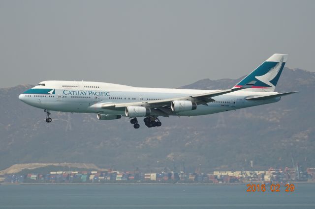 Boeing 747-400 (B-HUI)