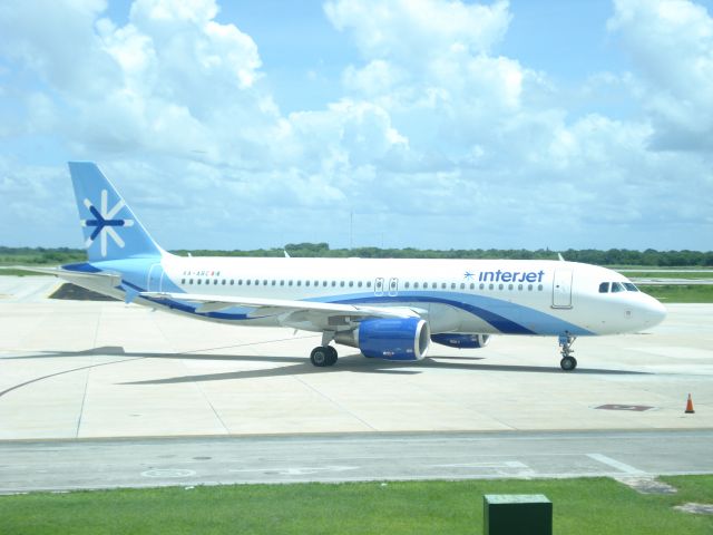 Airbus A320 (XA-ABC) - arriving from mexico city