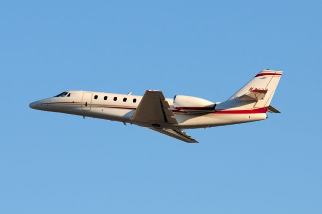 Cessna Citation Sovereign (N7403) - Departing runway 6 