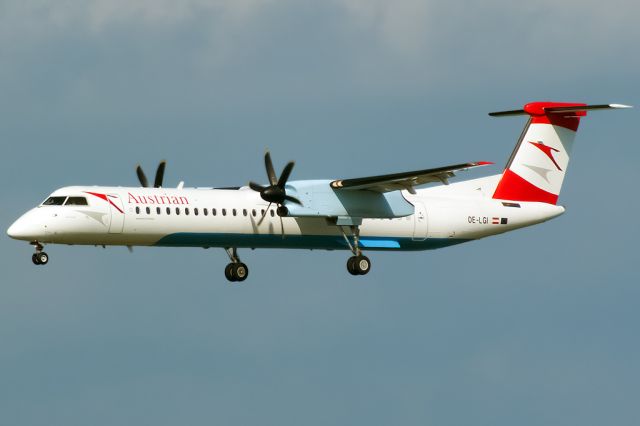 de Havilland Dash 8-400 (OE-LGI)