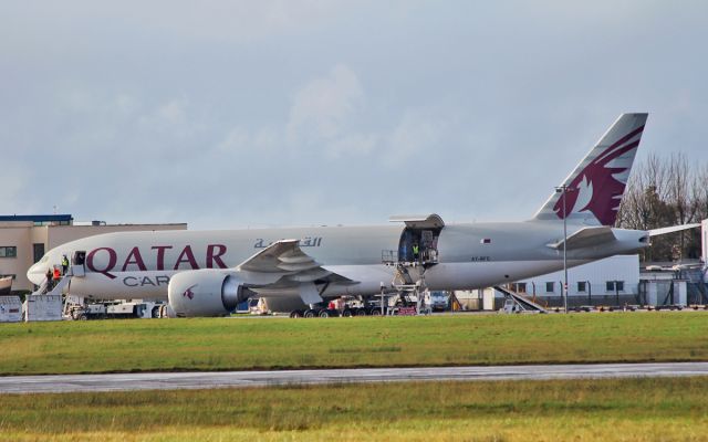 Boeing 777-200 (A7-BFC) - qatar cargo b777-fdz a7-bfc off loading horses at shannon 14/12/15.