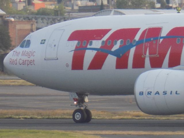 Airbus A330-300 (PT-MVS) - "McPuente" is a bridge which is called "Mc" because theres a McDonalds right at the other end of it. Departing for Guarulhos on a good afternoon.